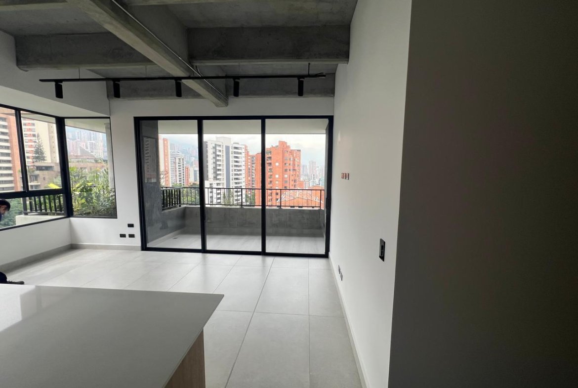 Apartamento Nuevo con Tres Balcones en La 10